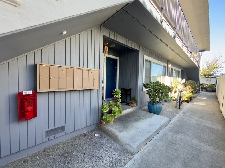 More Photos Of 140 Bay St, Santa Cruz Apartments For Sale