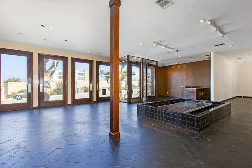 More Photos Of 727-737 Pearl St, La Jolla Medical For Lease