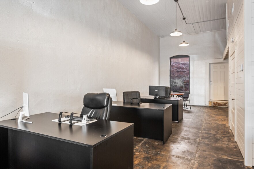 More Photos Of 1116 Austin St, Hempstead Storefront Retail Office For Sale