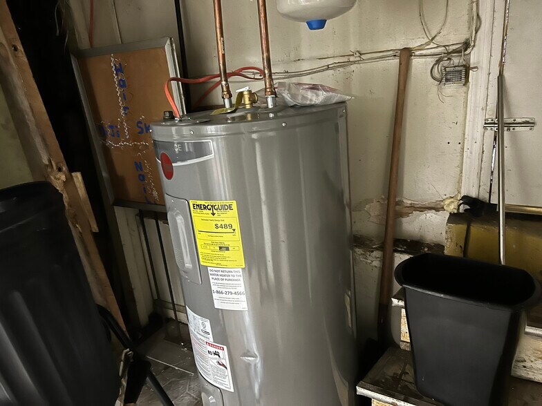 More Photos Of 3533 Dolfield Ave, Baltimore Storefront For Lease