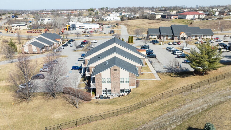 More Photos Of 4025 NE Lakewood Way, Lee's Summit Medical For Lease