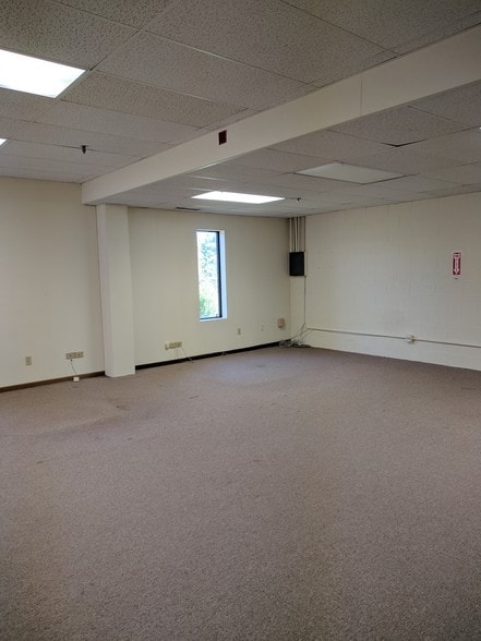 More Photos Of 400 N Schmidt Rd, Bolingbrook Office For Lease
