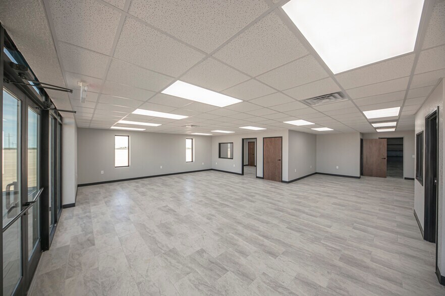 More Photos Of 16571 W Basin S, Odessa Warehouse For Sale