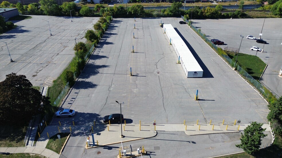 More Photos Of 90 Wynford Dr, Toronto Land For Lease