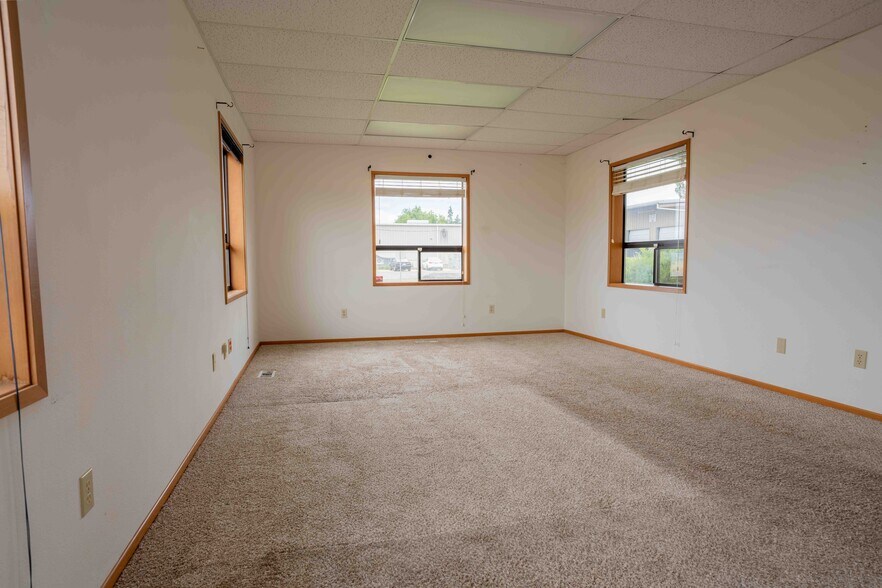 More Photos Of 27630 Llewellyn Rd, Corvallis Distribution For Sale