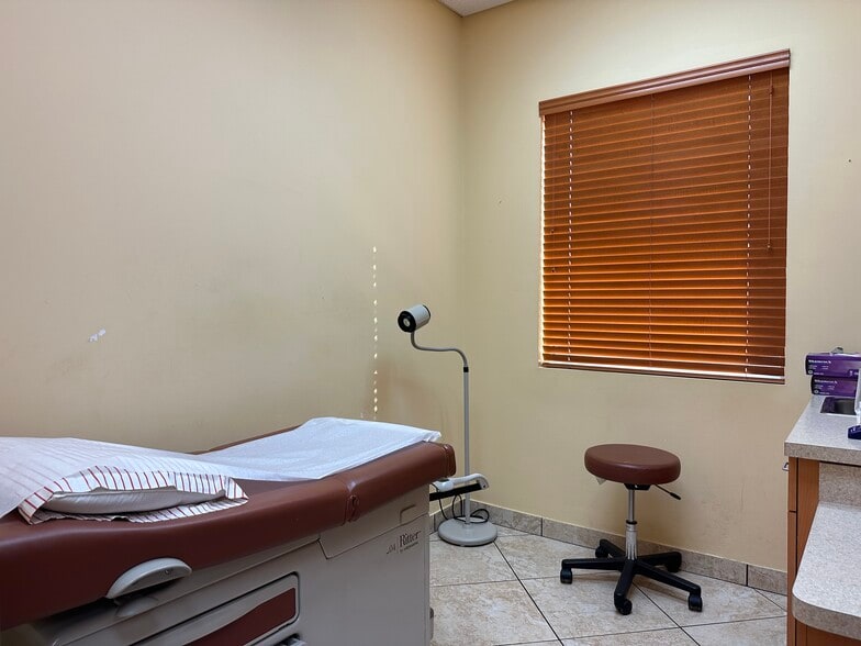 More Photos Of 6000 Turkey Lake Rd, Orlando Medical For Lease