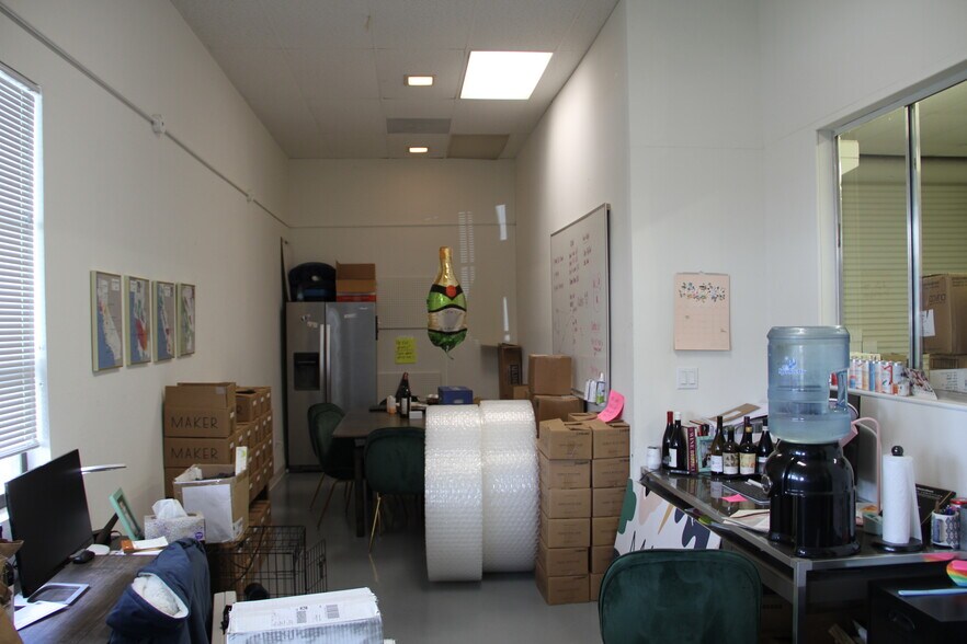 More Photos Of 1030 Railroad Ave, Novato Flex For Lease