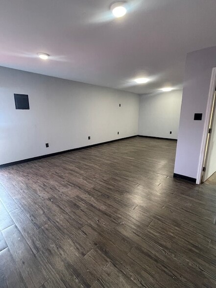 More Photos Of 14 Lake Dr, Inman Warehouse For Lease