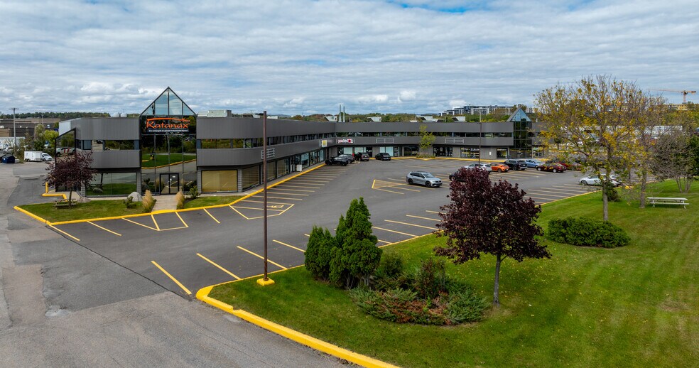 More Photos Of 2500 Rue Jean-Perrin, Québec Unknown For Lease