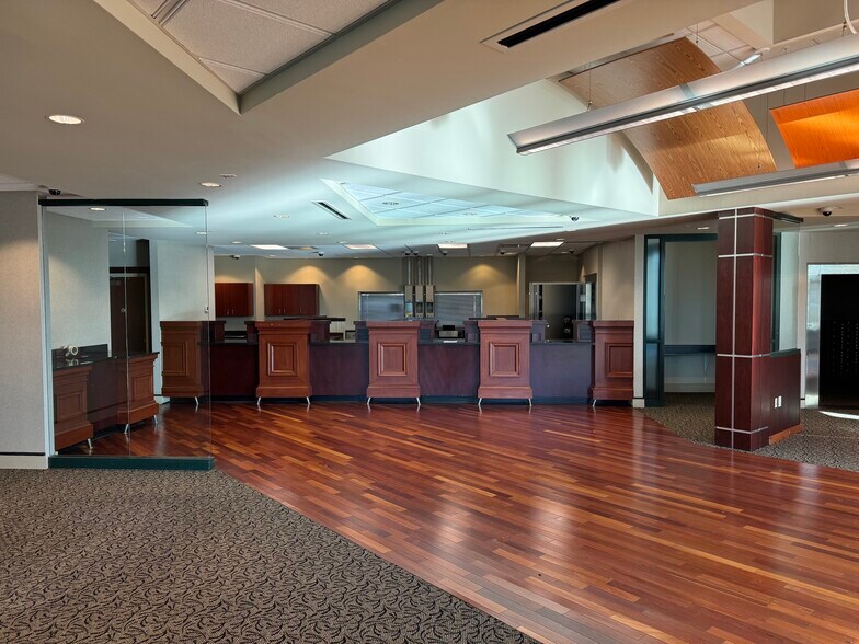 More Photos Of 7770 Us-72 Hwy, Madison Bank For Lease