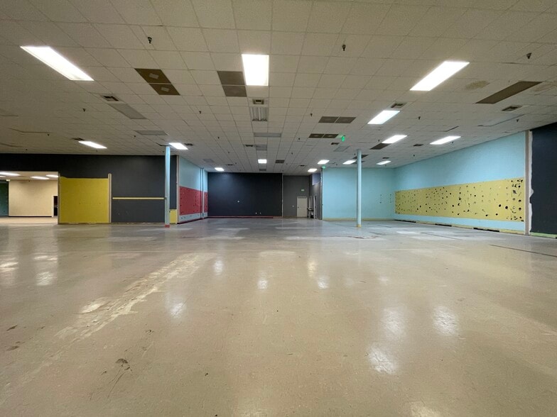 More Photos Of 1825 McFarland Blvd N, Tuscaloosa Unknown For Lease