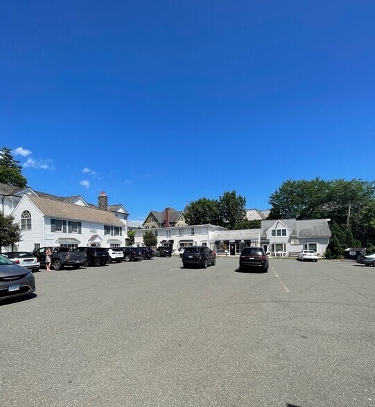 More Photos Of 115 Mason St, Greenwich Freestanding For Lease