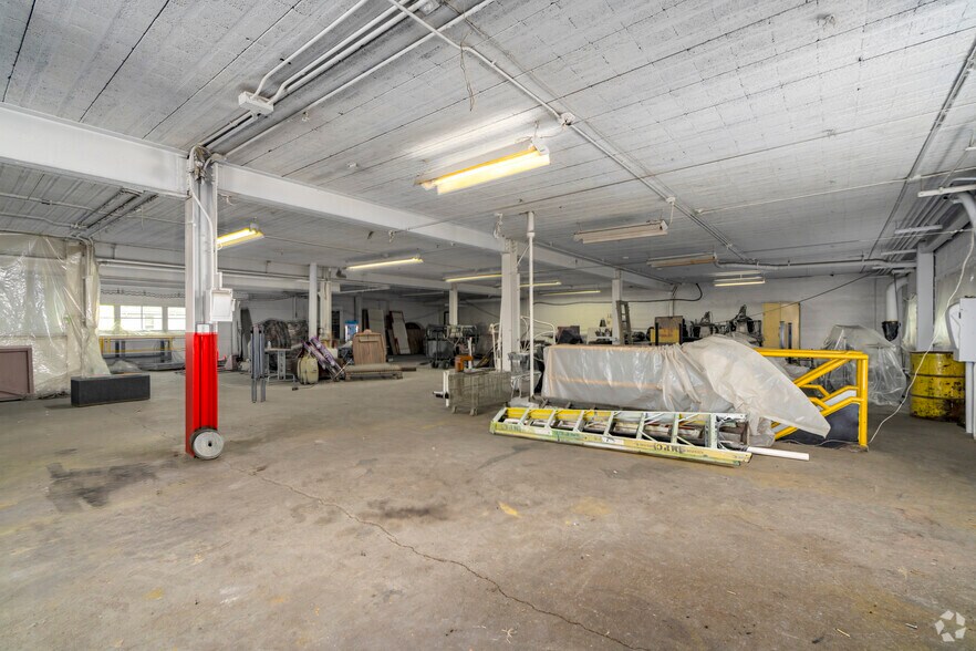 More Photos Of 12357 E Eight Mile Rd, Warren Industrial For Sale