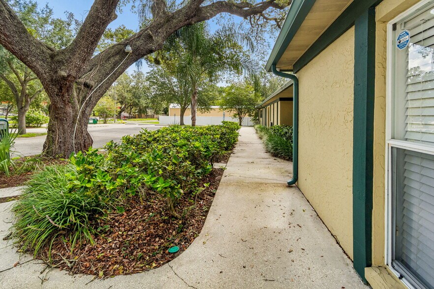 More Photos Of 4001 Skipper Rd, Tampa Schools For Sale