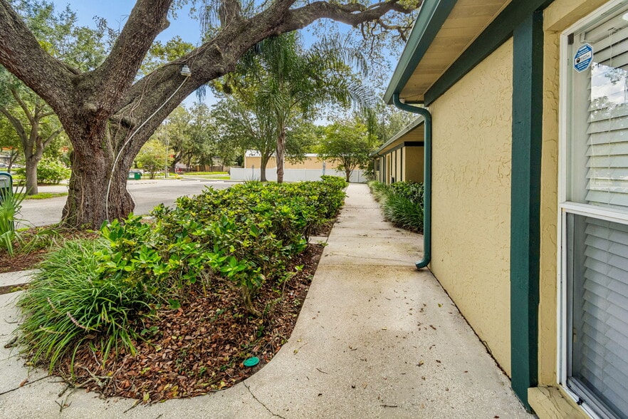 More Photos Of 4001 Skipper Rd, Tampa Schools For Sale