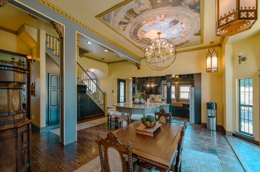 More Photos Of 310 Ball Park Loop, Denison Hospitality For Sale