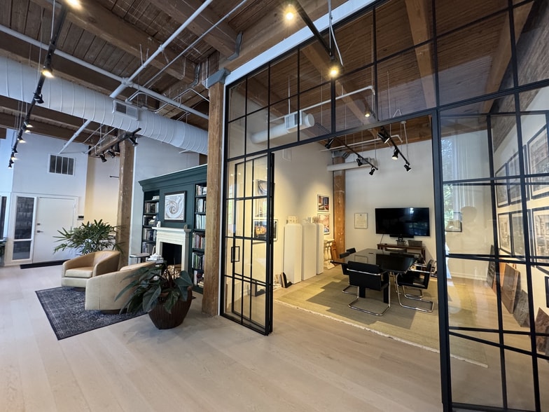 More Photos Of 112 S Sangamon St, Chicago Loft Creative Space For Lease
