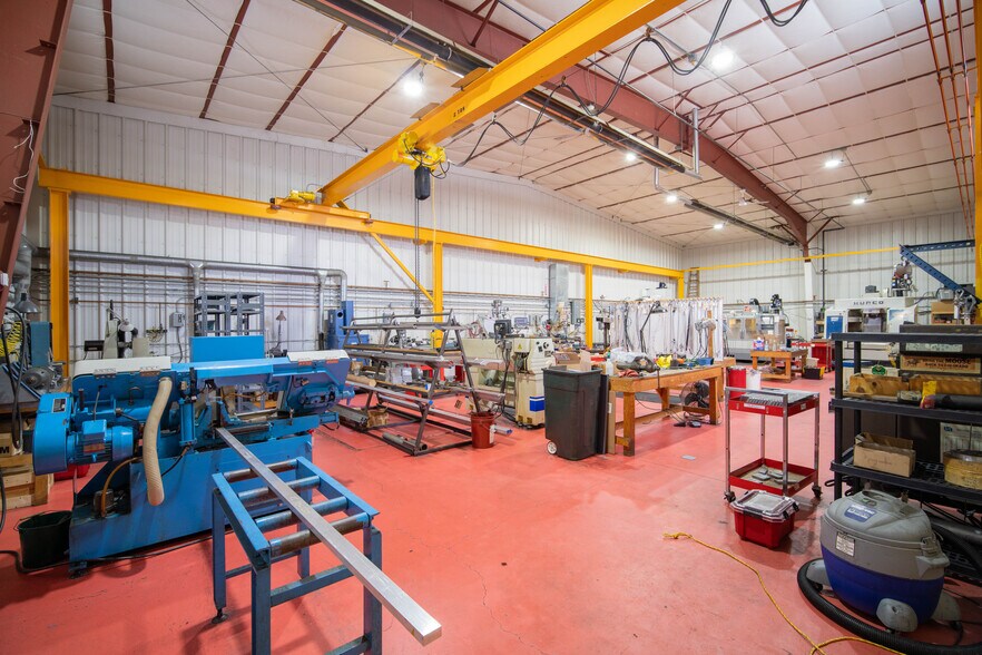 More Photos Of 733 S Bowen St, Longmont Warehouse For Lease