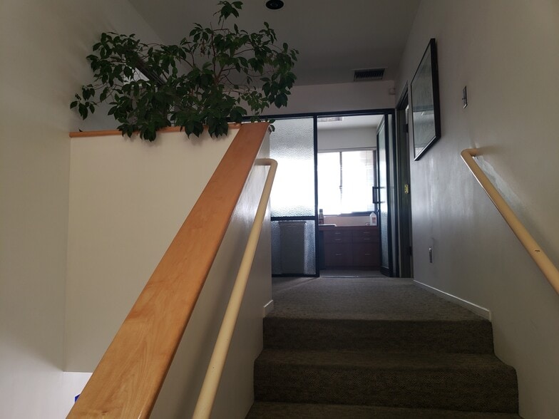 More Photos Of 930 Colorado Blvd, Los Angeles Office For Lease