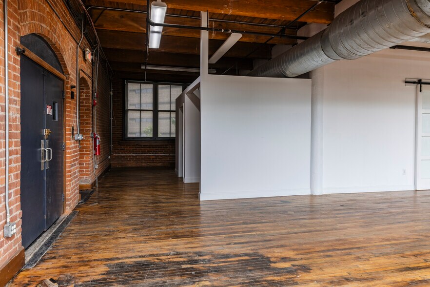 More Photos Of 1100 Sycamore St, Cincinnati Loft Creative Space For Lease