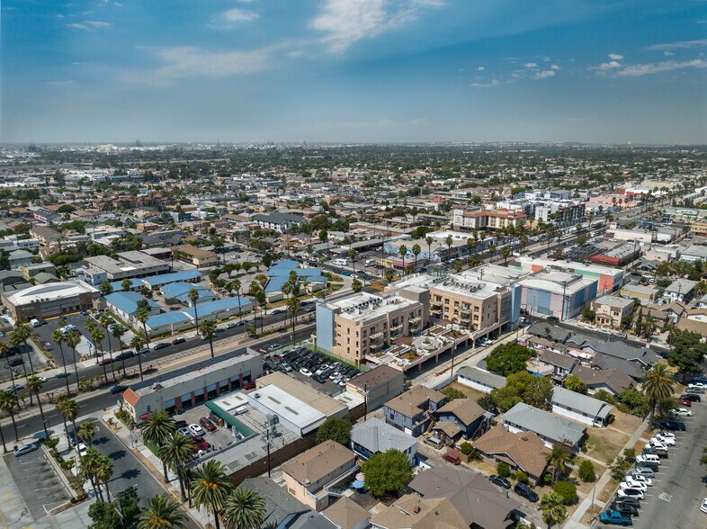 More Photos Of 1598 Long Beach Blvd, Long Beach Storefront Retail Office For Sale