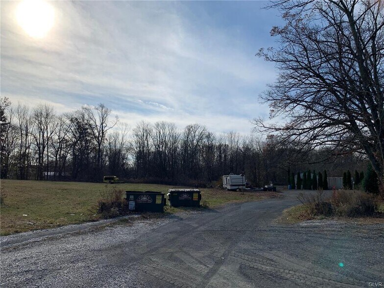 More Photos Of 62 N Broadway, Wind Gap Convenience Store For Sale