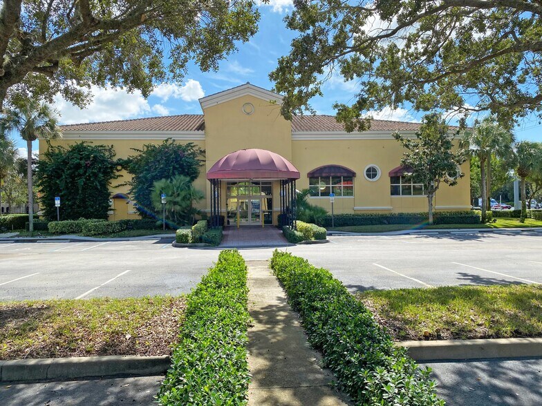 More Photos Of 25355 S Tamiami Trl, Bonita Springs Freestanding For Lease