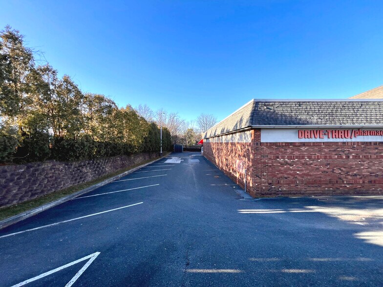 More Photos Of 9519 Philadelphia Rd, Rosedale Drugstore For Sale