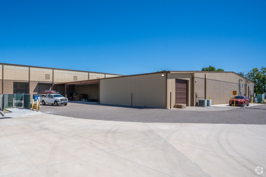 More Photos Of 6914 Asphalt Ave, Tampa Warehouse For Lease