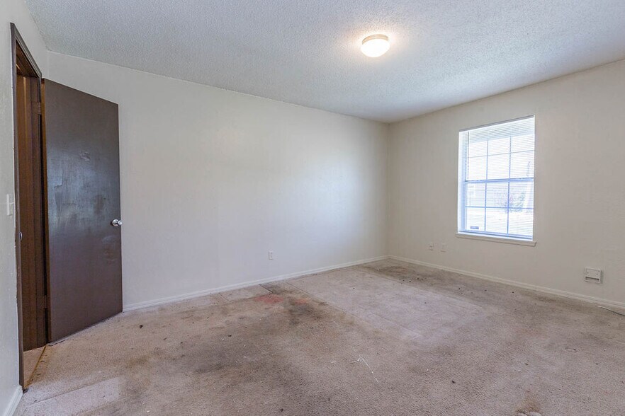 More Photos Of 7404 Lyrewood Ln, Oklahoma City Apartments For Sale