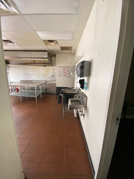 More Photos Of 150 Athens Hwy, Loganville Storefront For Lease
