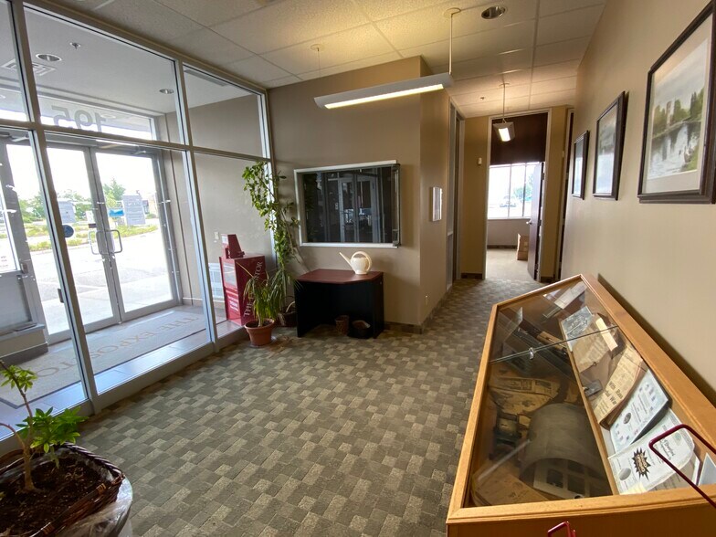 More Photos Of 195 Henry St, Brantford Unknown For Lease