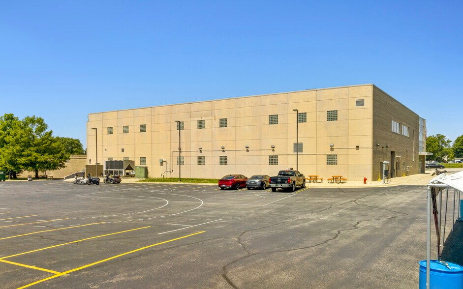 More Photos Of 2595 Ogden Ave, Lisle General Retail For Sale