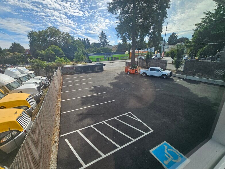 More Photos Of 5833 NE Portland Hwy, Portland Flex For Sale