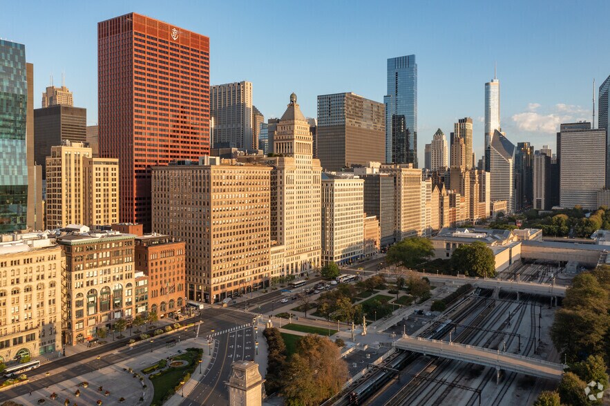 More Photos Of 310 S Michigan Ave, Chicago Apartments For Lease