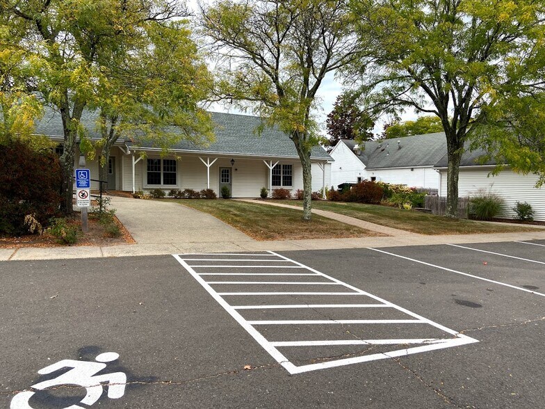 More Photos Of 395 W Avon Rd, Avon Office For Lease