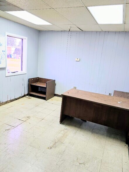 More Photos Of 1431 MS-69 S, Columbus Industrial For Lease