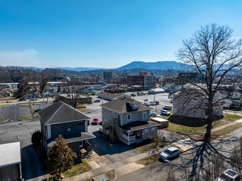 Primary Photo Of 200/204/206 Watauga Ave, Johnson City Apartments For Sale