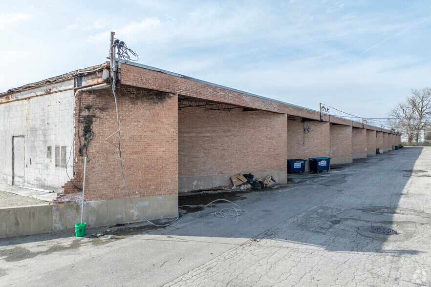More Photos Of 4100-4128 N Nashville Ave, Chicago Light Manufacturing For Lease