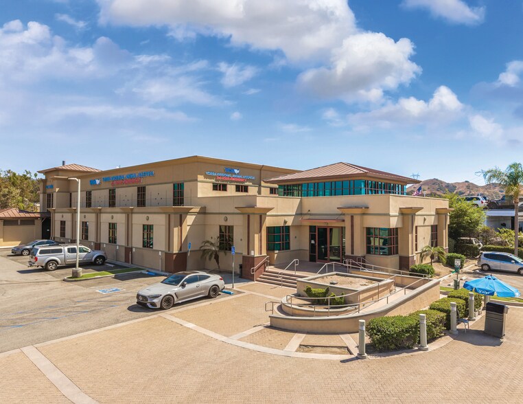 More Photos Of 8290 E Crystal Dr, Anaheim Veterinarian Kennel For Sale