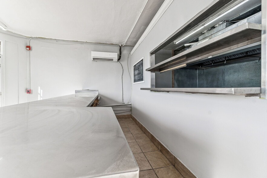 More Photos Of 715 McDuff Ave N, Jacksonville Storefront Retail Residential For Sale