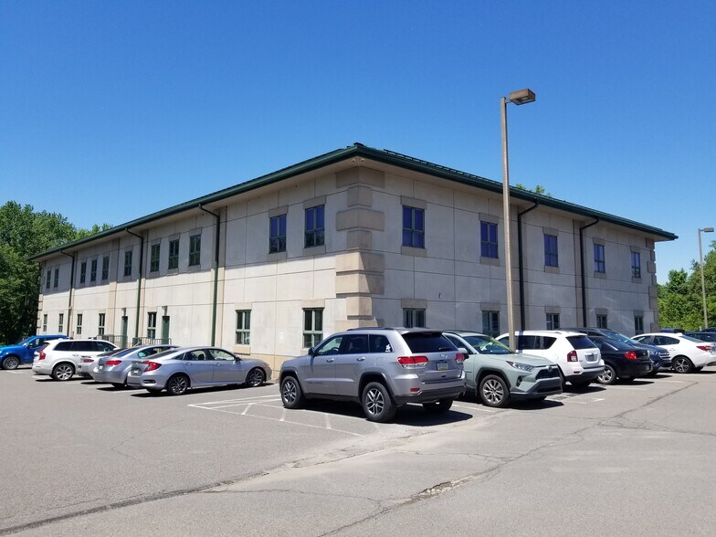 More Photos Of 221 S River Street, Plains Medical For Lease