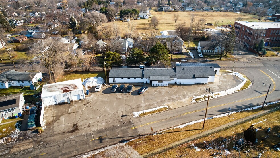 More Photos Of 102 Ausable State Rd, Bay City Freestanding For Sale