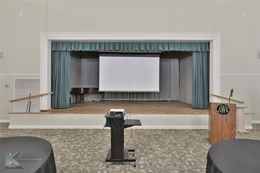More Photos Of 3425 S 14th St, Abilene Lodge Meeting Hall For Sale