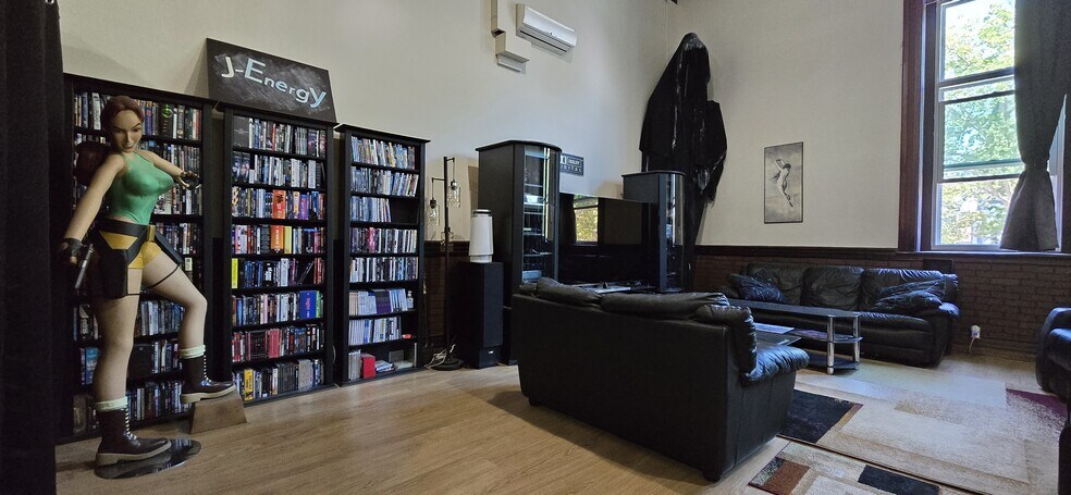 More Photos Of 106 W J St, Benicia Office For Sale