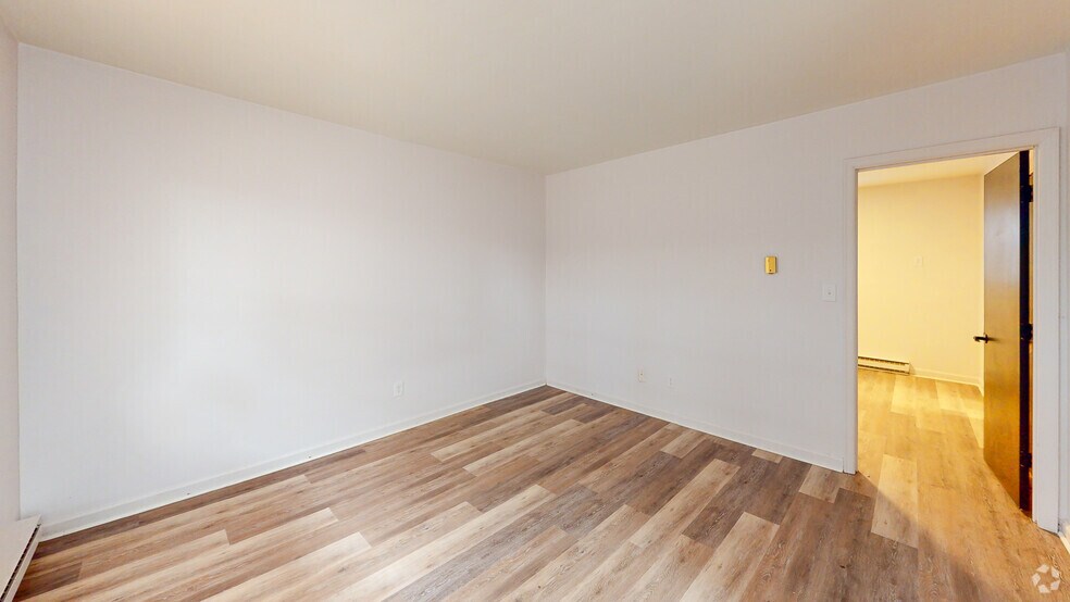 More Photos Of 60 Birchwood Ln, Cloverdale Apartments For Sale