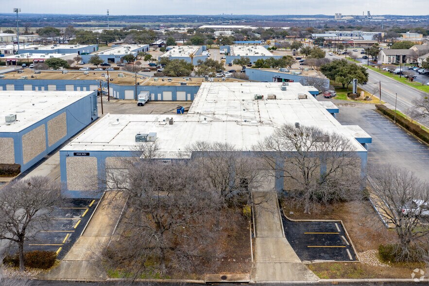 More Photos Of 9929 Broadway St, San Antonio Unknown For Lease