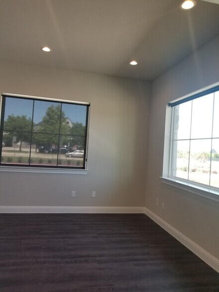 More Photos Of 3951 Alma Rd, McKinney Office For Sale