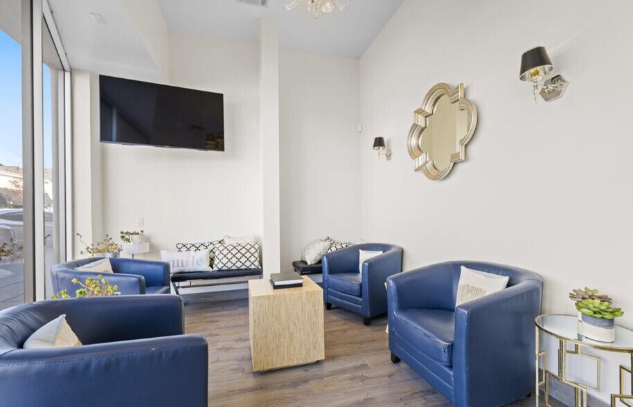 More Photos Of 900 E Main St, Santa Paula General Retail For Sale