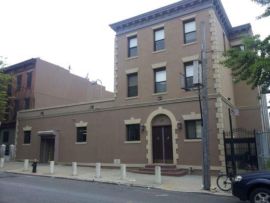 More Photos Of 22 Woodhull St, Brooklyn Showroom For Lease